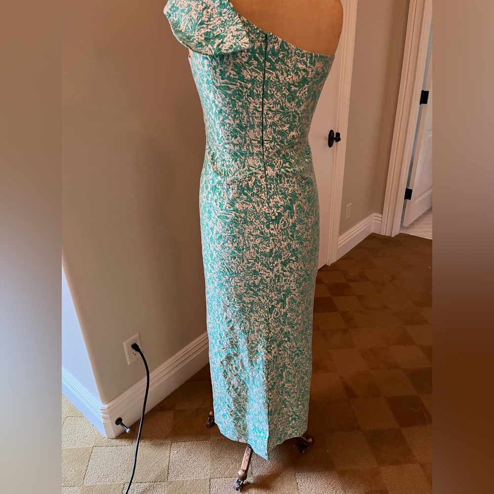 Gorgeous gown for wedding/special occasion